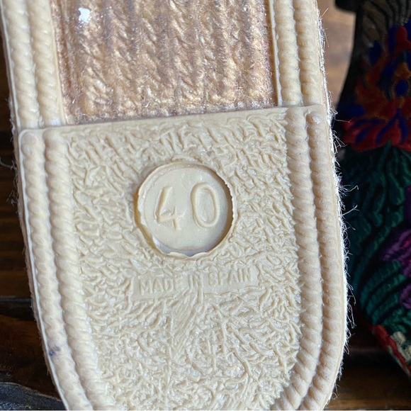 FABIOLAS Espadrilles Euro Size 40 Embroidered Made SPAIN Colorful Floral Slip-on - Picture 7 of 9